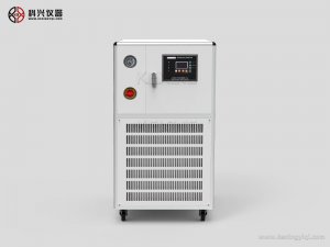 高低溫循環(huán)器使用時要注意的事項